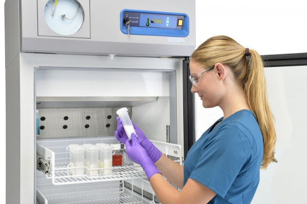 TSX K�hlschr�nke Pharmazie